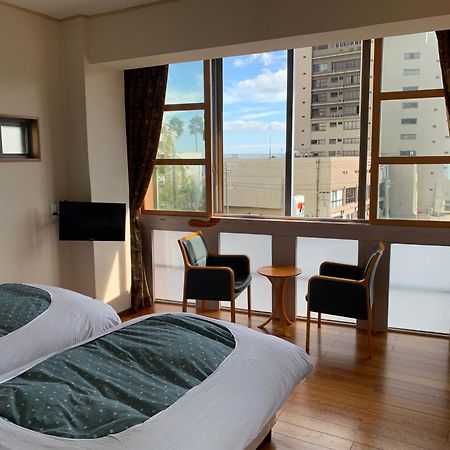 Izu-No-Umi Hotel Атами Екстериор снимка