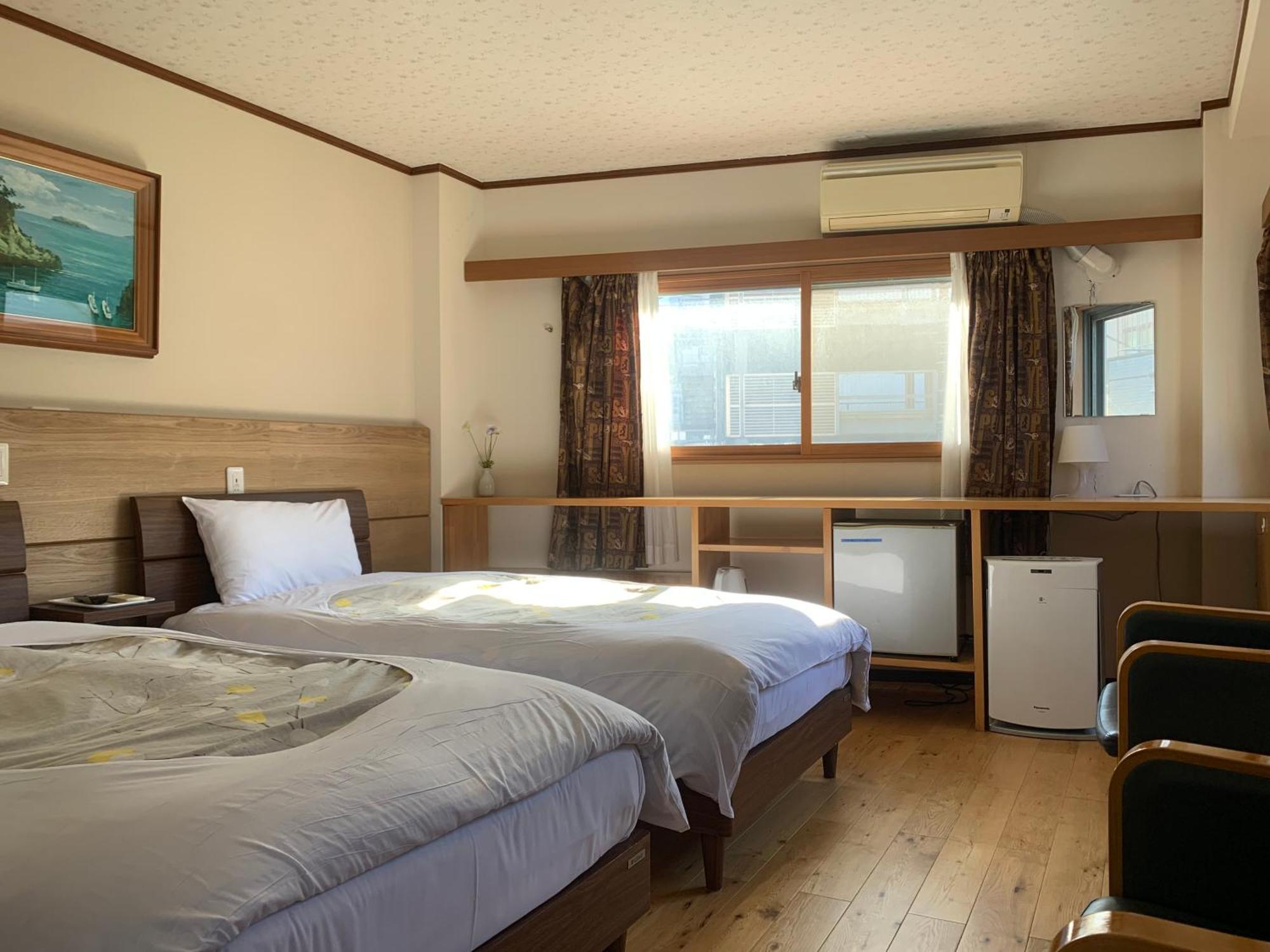 Izu-No-Umi Hotel Атами Екстериор снимка